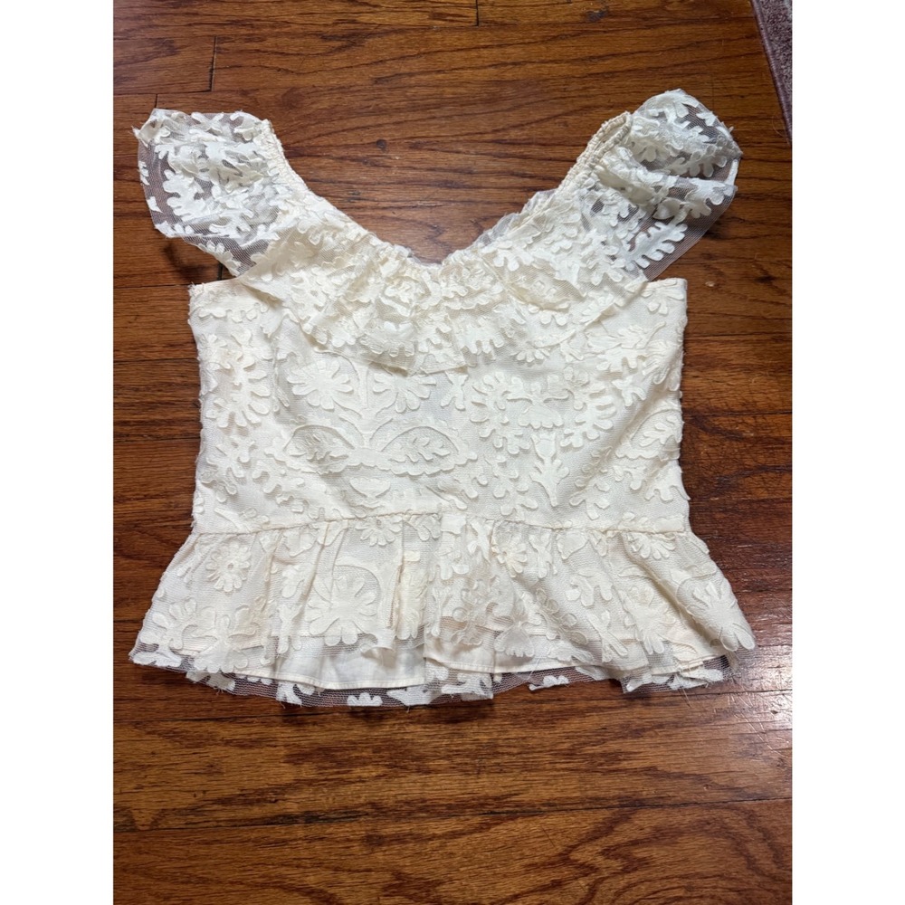 By‎ Anthropologie Ivory Floral Lace Peplum Top Cap Sleeve Ruffle V-Neck Cream M
